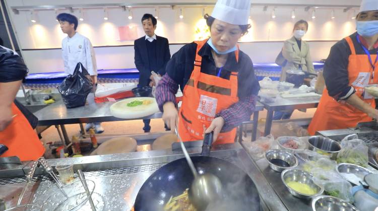 小松力压群雄，美食王争霸赛震撼开启——专题报道