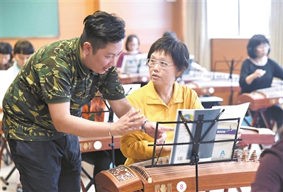 惊！千万60后集体返校！老年大学为何成新宠？背后真相令人心酸...